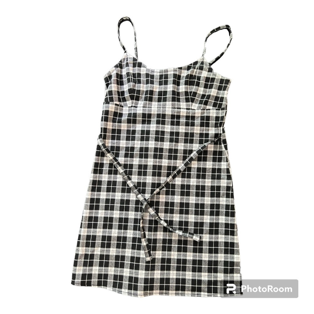 Excellent used condition. Brandy Melville Dress. Women’s size small.